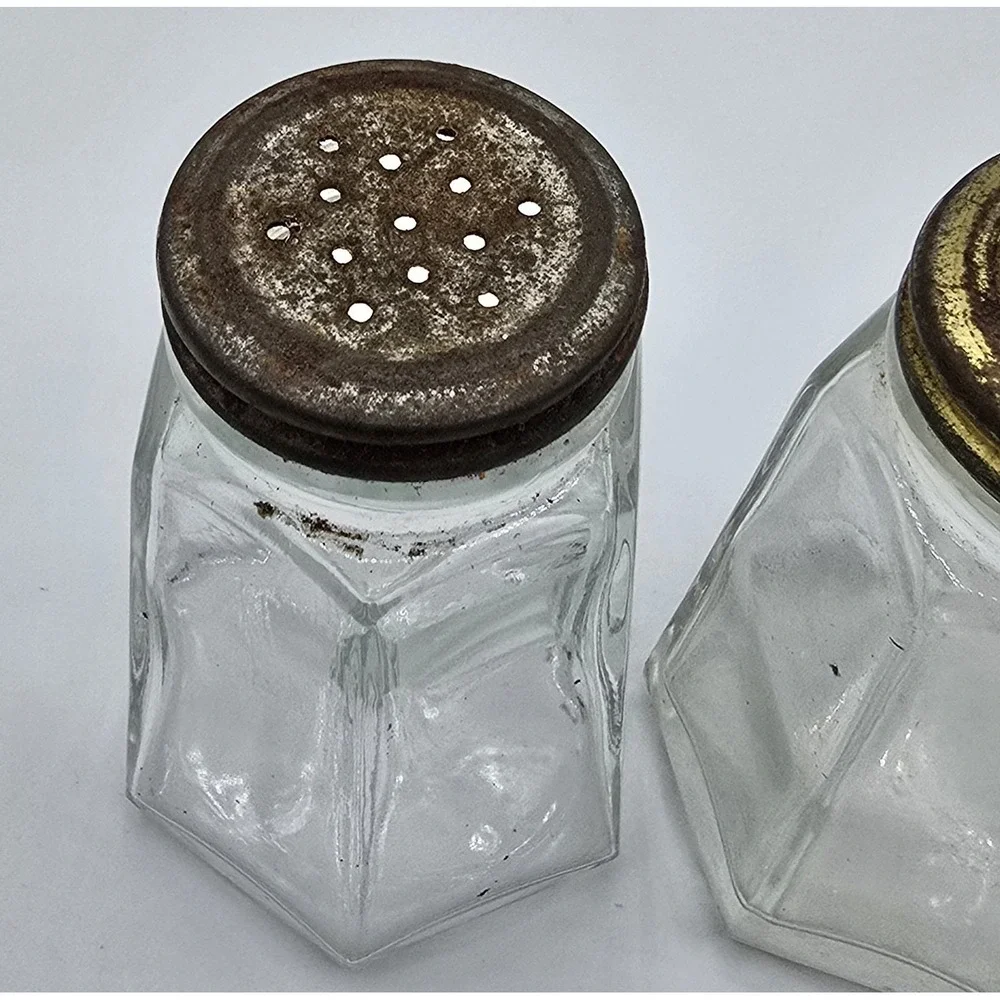 Vintage Glass Pair Salt & Pepper‎ Shakers